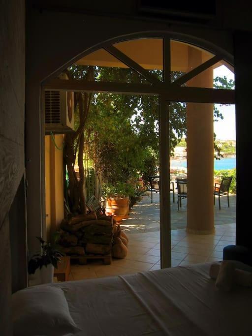 Lenico Beachfront Suites Agia Pelagia  Esterno foto
