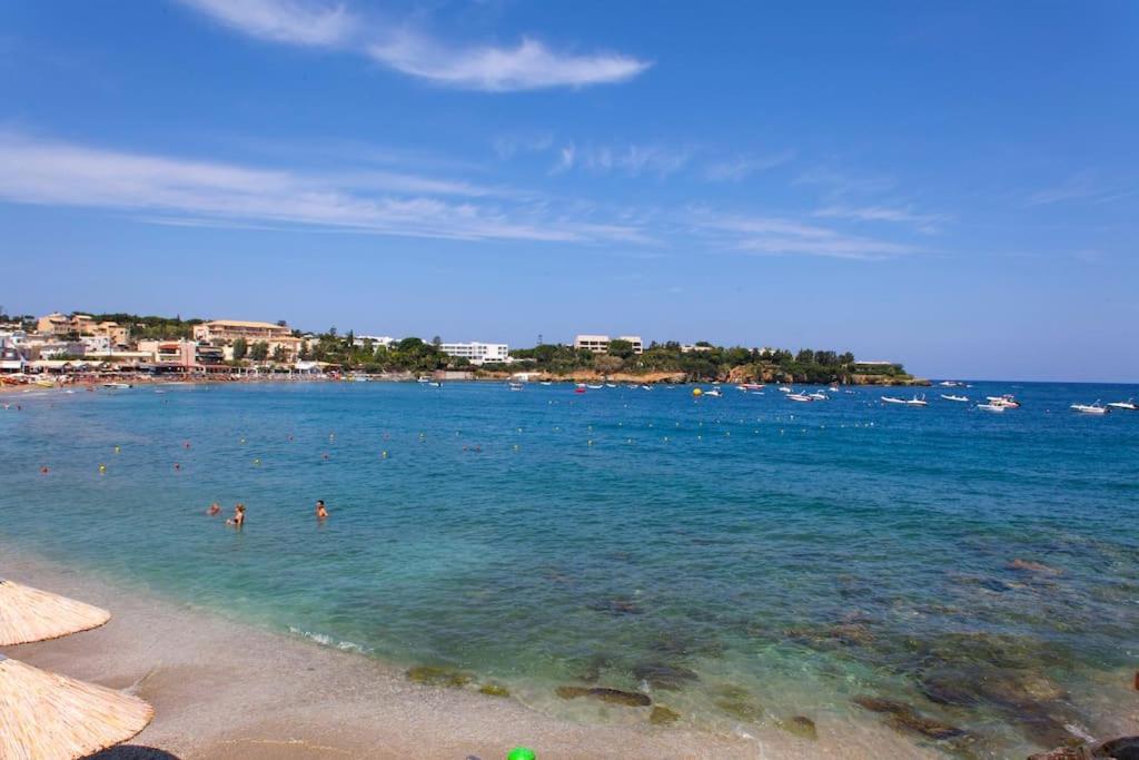 Lenico Beachfront Suites Agia Pelagia  Esterno foto